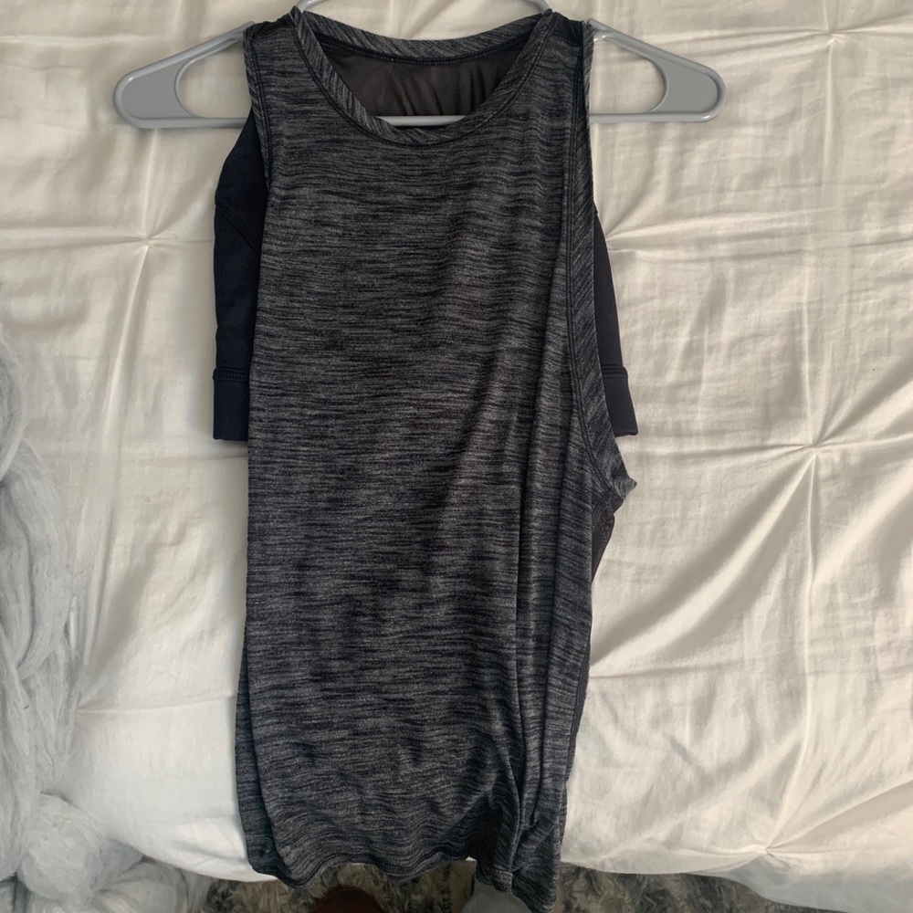 Lululemon workout top